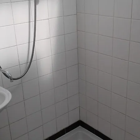 Les Pieds Dans L'eau Sur Les Plages Du Debarquement